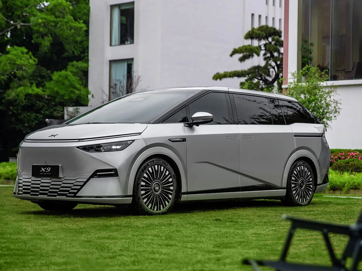 Xpeng X9 장거리 MPV SUV 순수 전기 왼쪽 조향 경쟁력 있는 가격 신에너지 차량
