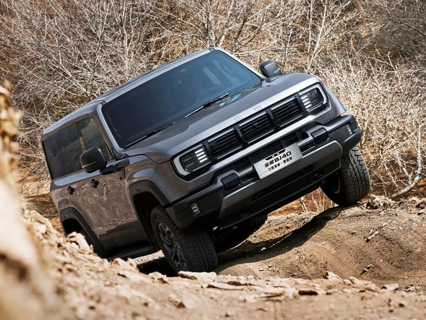 베이징 오프로드 BJ40 컴팩트 SUV 4WD, 85L 탱크 및 파노라마 카메라 장축 베이스