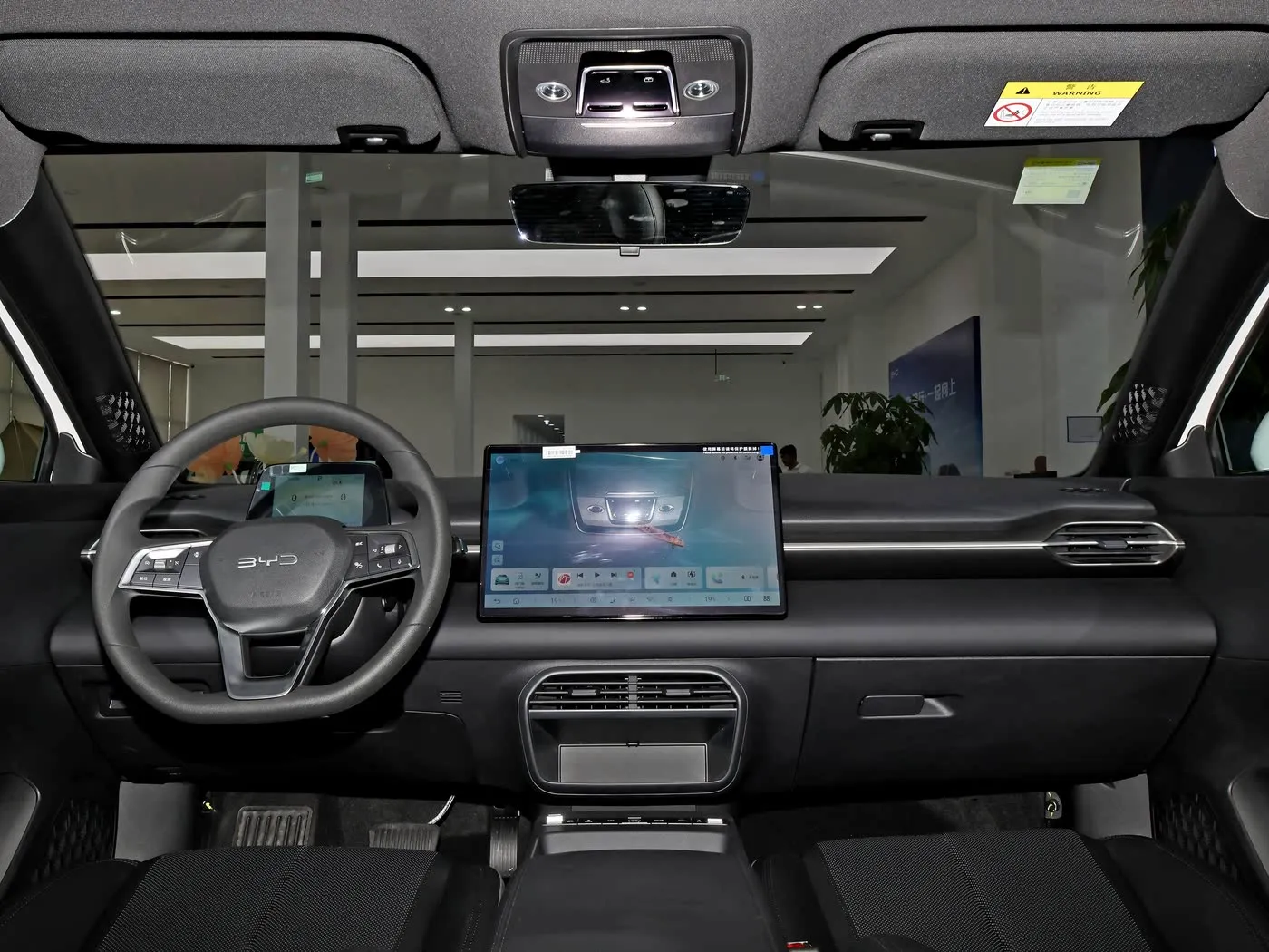 새 모델 BYD E7 EV 자동차 150km/h 최고 속도 136HP 180Nm 토크 5인승 전기 자동차