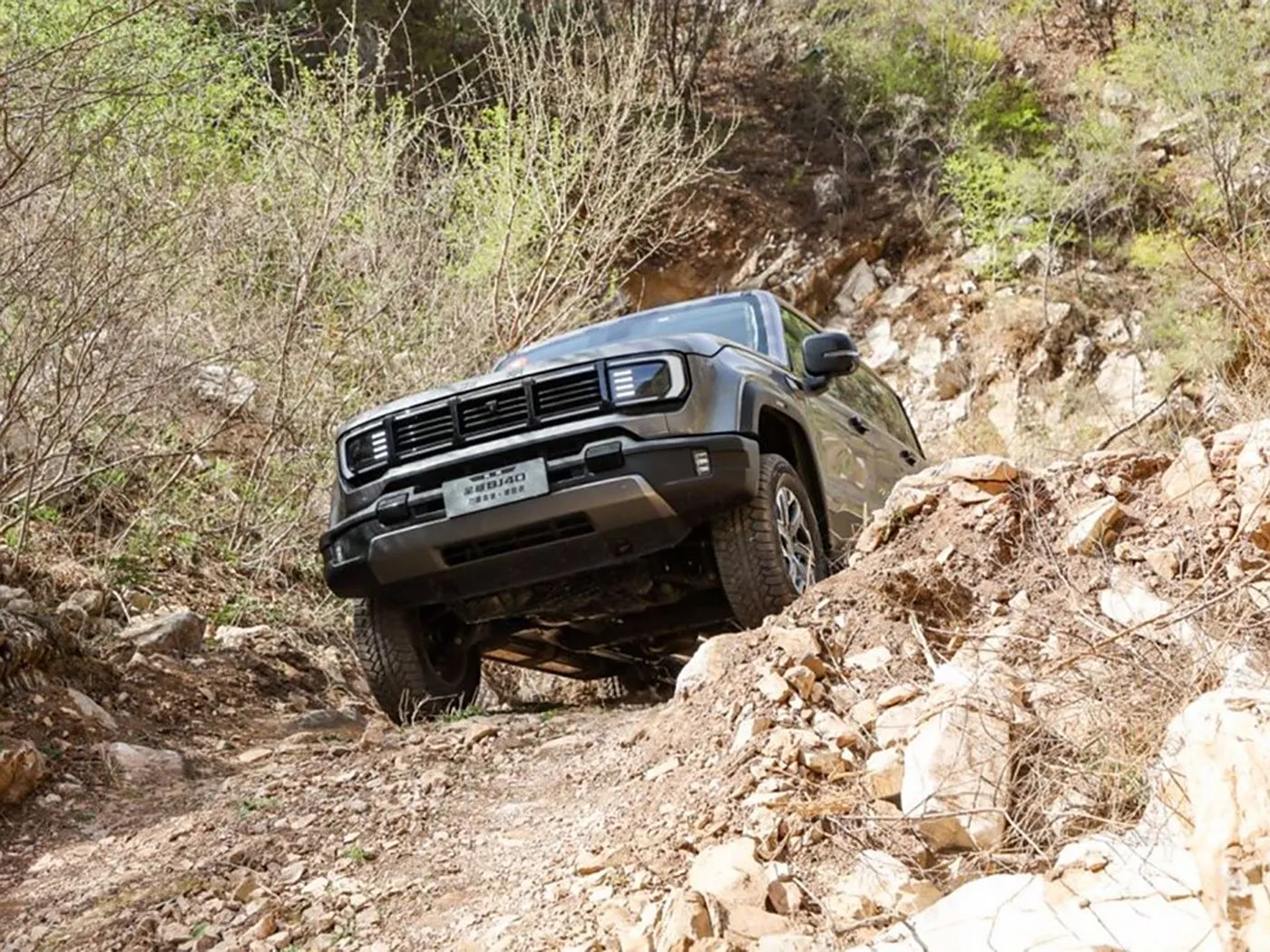 베이징 오프로드 BJ40 컴팩트 SUV 4WD, 85L 탱크 및 파노라마 카메라 장축 베이스