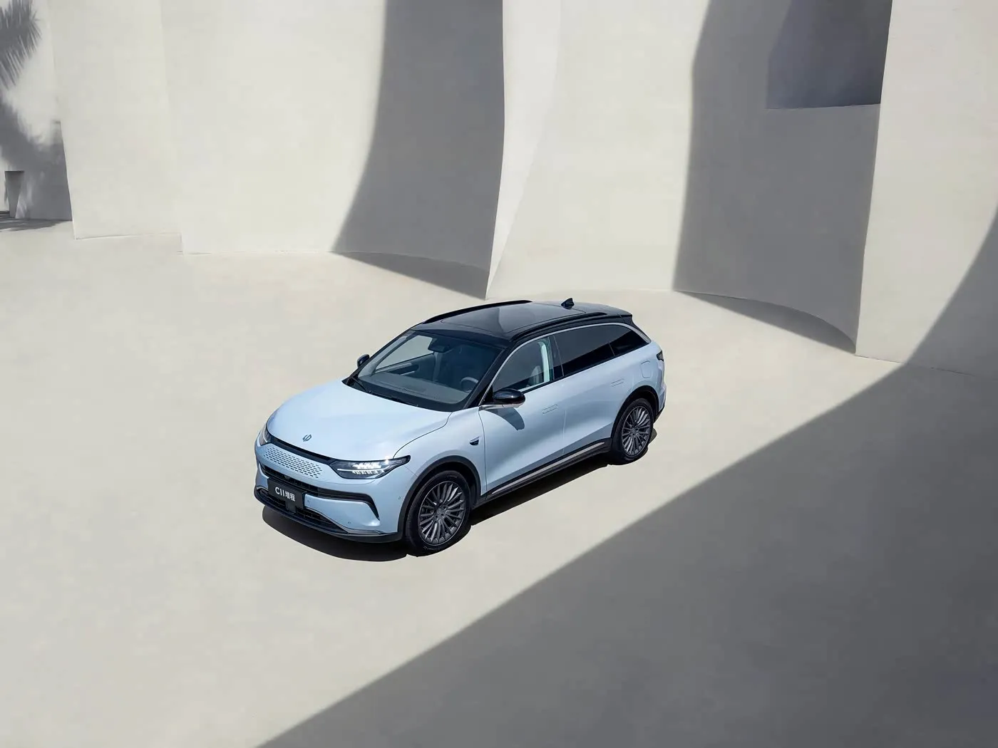 Leapmotor C11 컴포트 버전 하이브리드 전기 SUV PHEV 차량, 확장된 범위의 신에너지 차량 포함