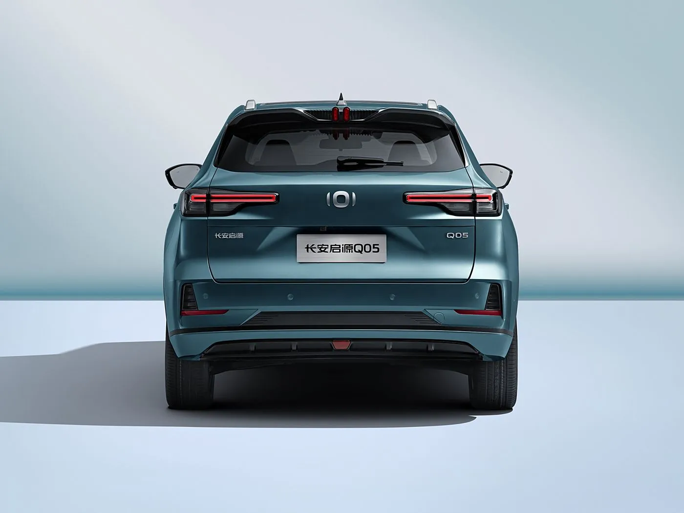 Changan NEVO Q05 하이브리드 전기 SUV 장거리 자동 변속기 5도어 5인승 가죽 인테리어 좌측