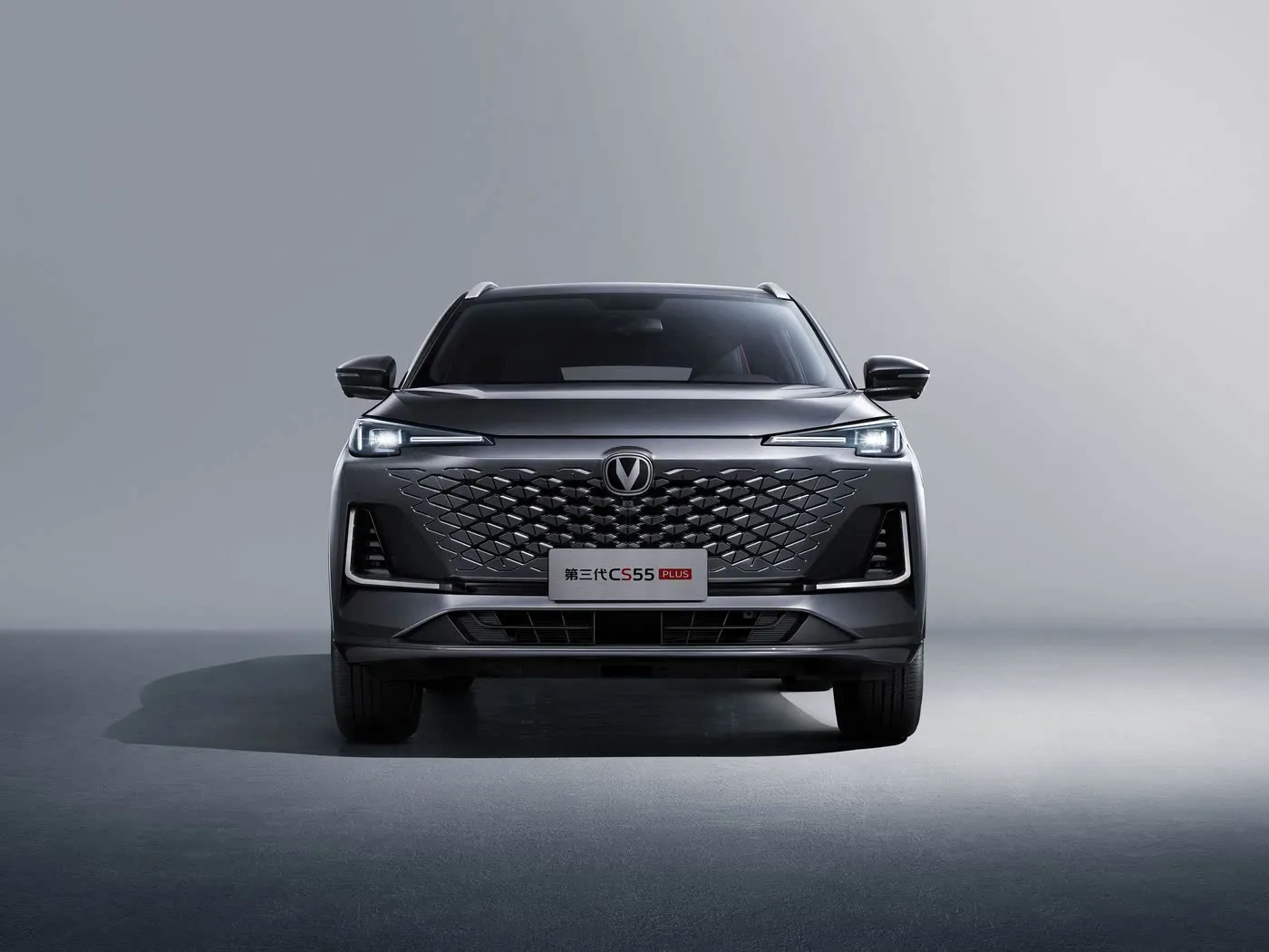 Changan CS55 PLUS 소형 SUV 190km/h 최고 속도, 360° 카메라, 듀얼 존 AC 및 JBL 오디오 프리미엄 트림