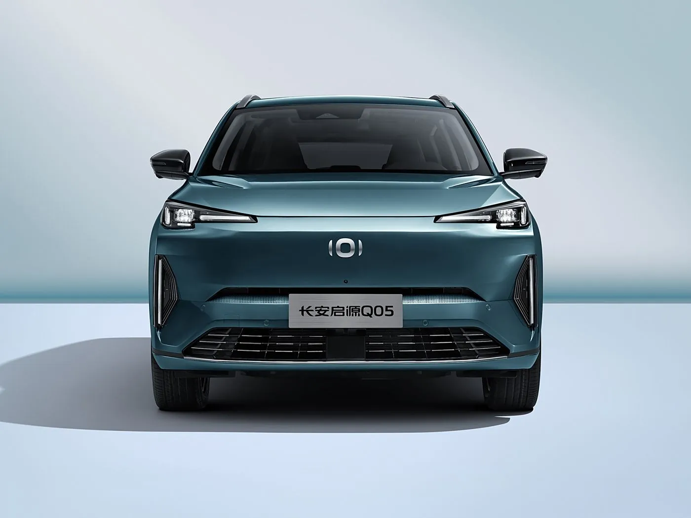Changan NEVO Q05 하이브리드 전기 SUV 장거리 자동 변속기 5도어 5인승 가죽 인테리어 좌측