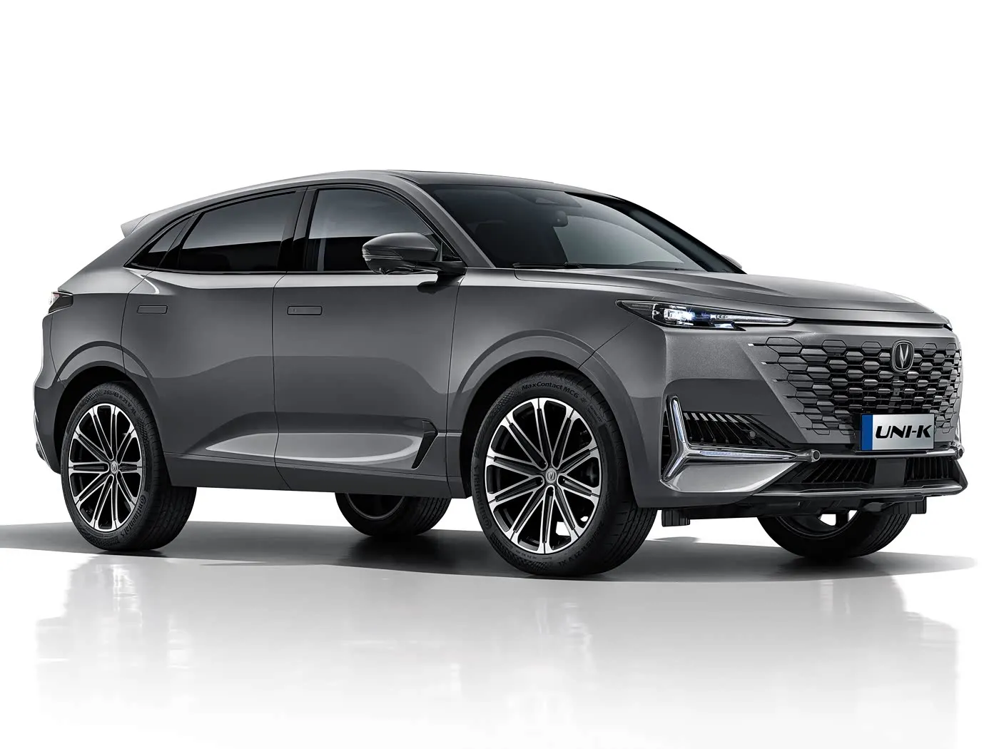 BYD E2 럭셔리 전기 EV 세단형 SUV 해치백 리튬 배터리 모터가 장착된 왼쪽 조향 자동차 중국의 신에너지 차량