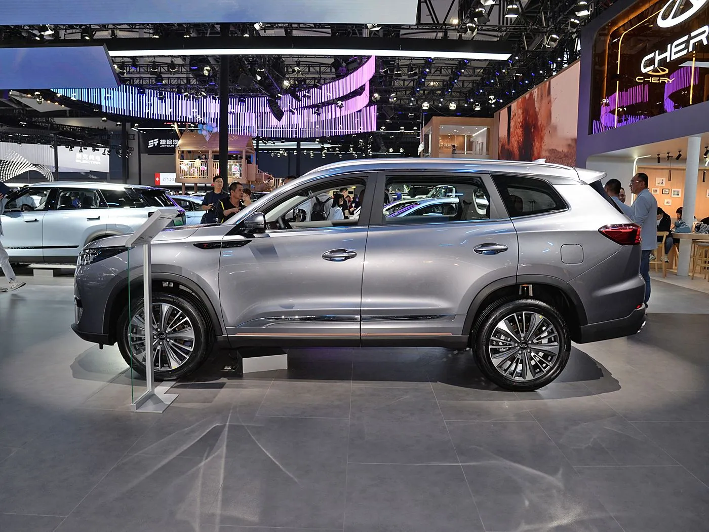 Chery Tiggo 8 Pro 럭셔리 패밀리 SUV 자동 변속기 후면 카메라 R18 왼쪽 가솔린 다크 가죽 시트 유로 VI 방출 AWD