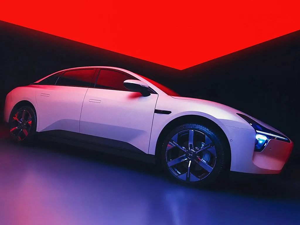 Xiaopeng 2025 Mona M03 전기 세단 장거리 515km 신에너지 차량 SUV 및 해치백 EV 리튬 배터리