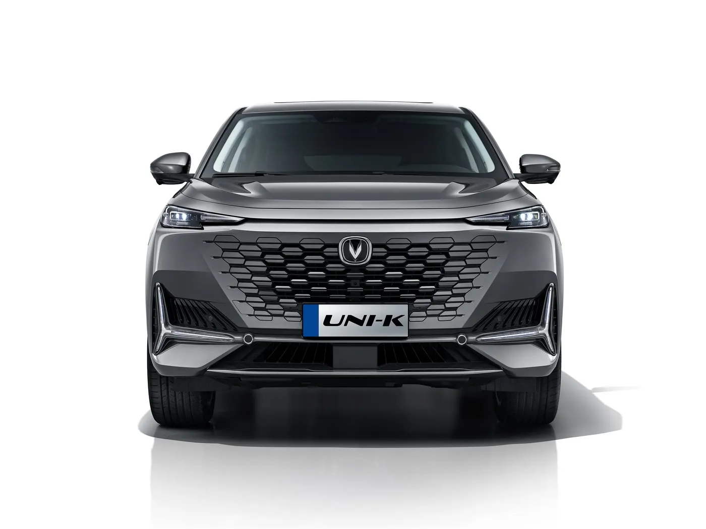 BYD E2 럭셔리 전기 EV 세단형 SUV 해치백 리튬 배터리 모터가 장착된 왼쪽 조향 자동차 중국의 신에너지 차량