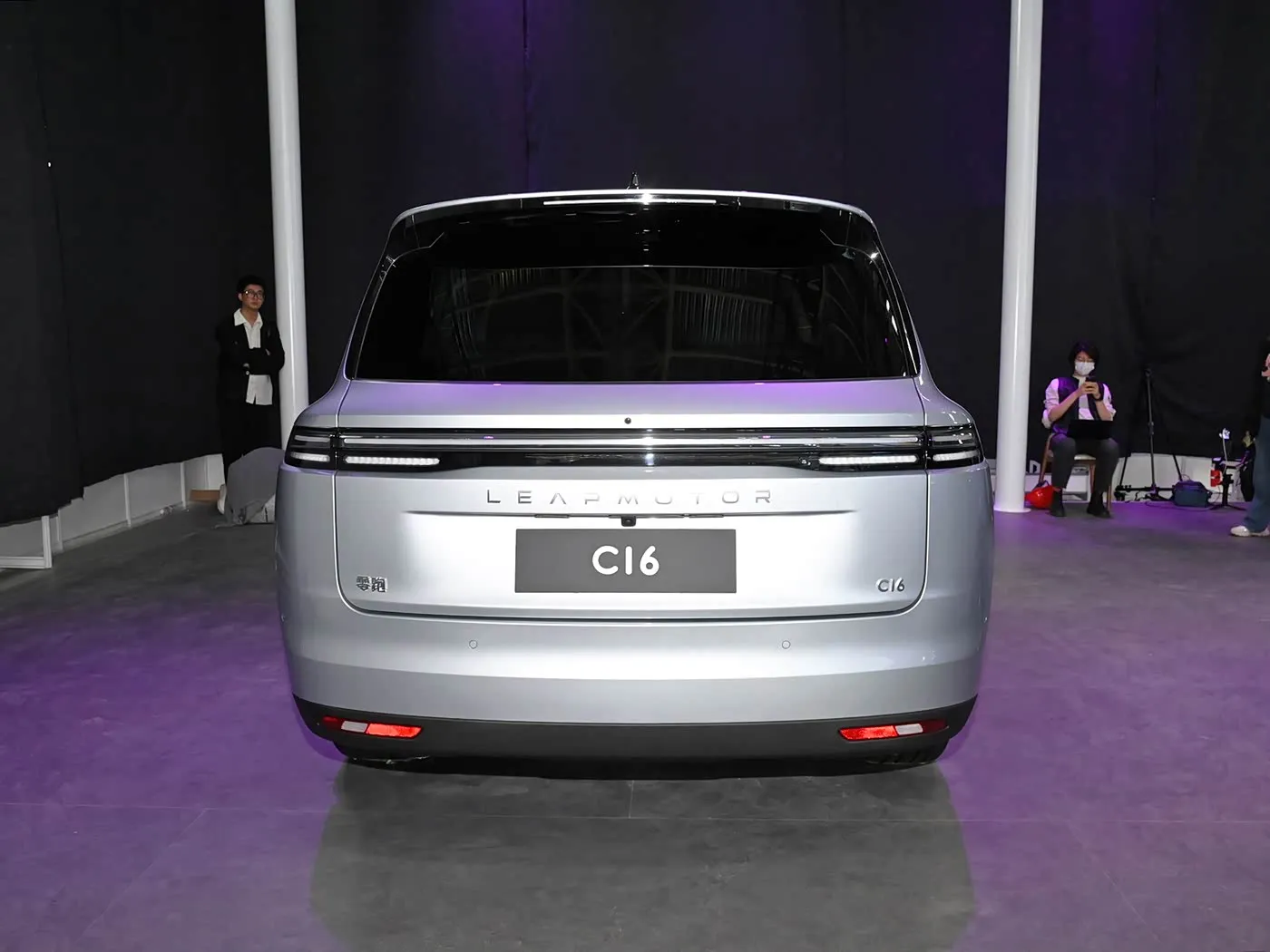 Leapmotor C16 5도어 6인승 EV SUV 4WD 드라이브 모드 좌측 조향 전기 및 하이브리드 연료 새로운 에너지 자동