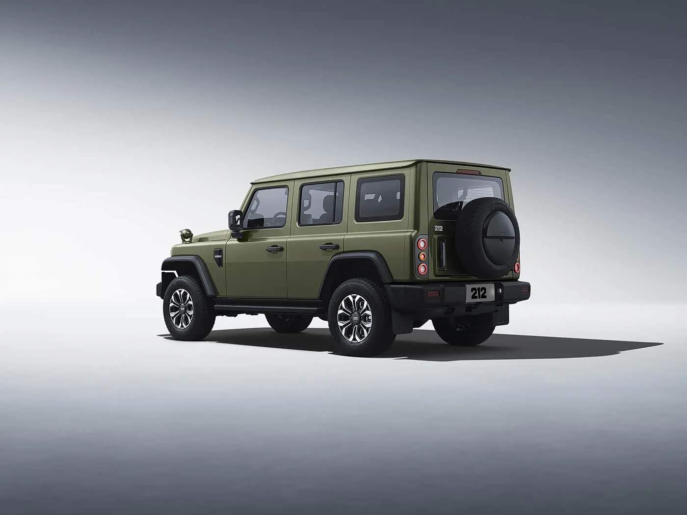 2025 BAIC 212 T01 견고한 4WD 소형 SUV 가솔린/디젤 8AT 및 가죽 내부 가열 가죽 스티어링 휠 롱 휠베이스