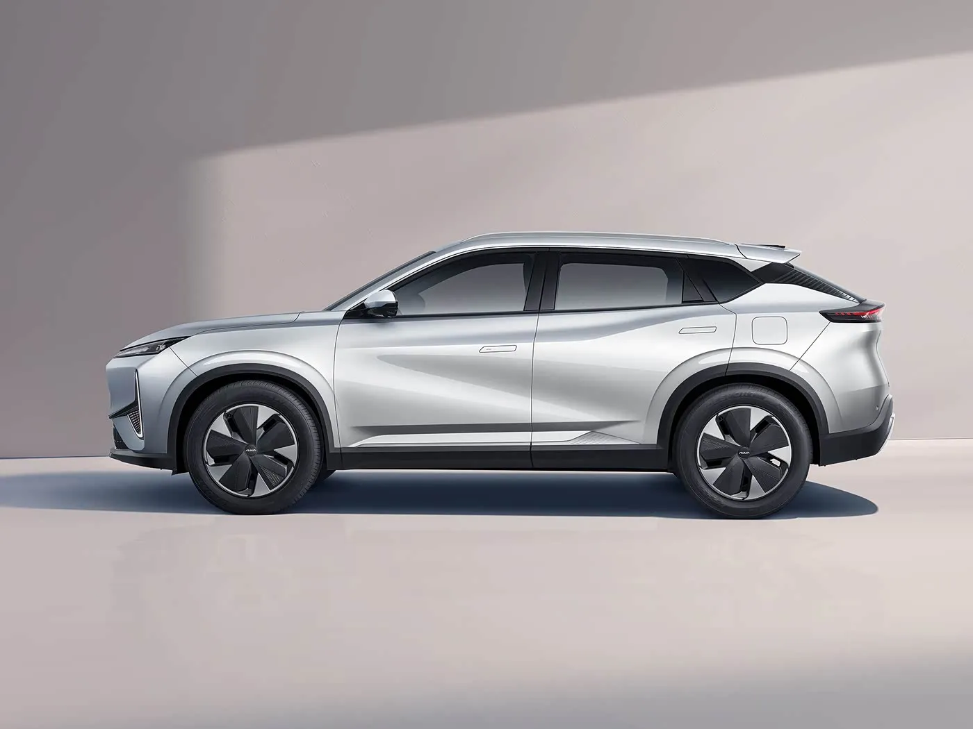 Dongfeng Aeolus L7: EV/PHEV SUV 5인승 프리미엄 터치 가죽 시트 장거리 신에너지 차량