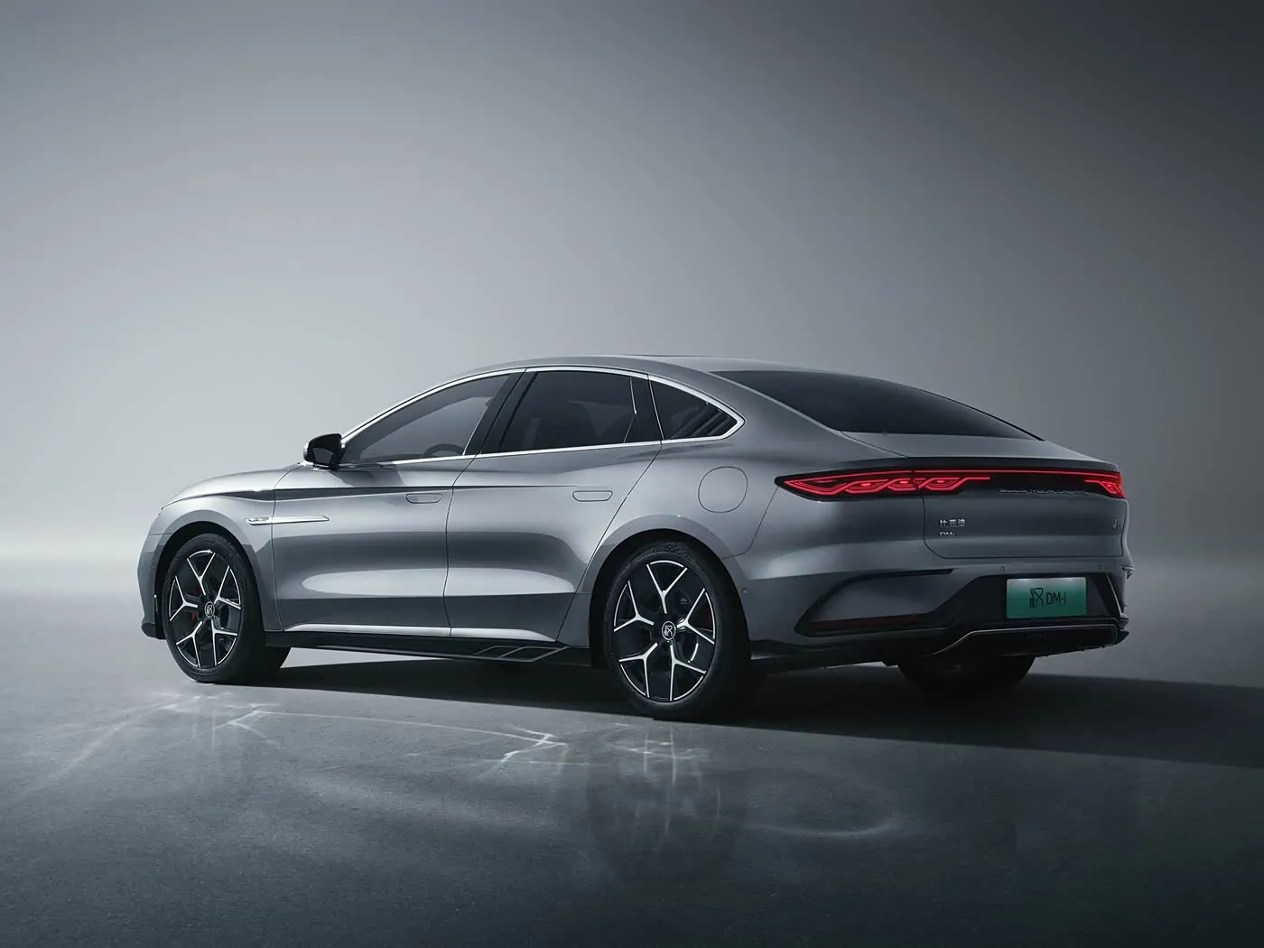 BYD Han EV/DM-i 듀얼 모터 파워와 최첨단 기술로 럭셔리 세단을 전기화하다 NEW ENERGE
