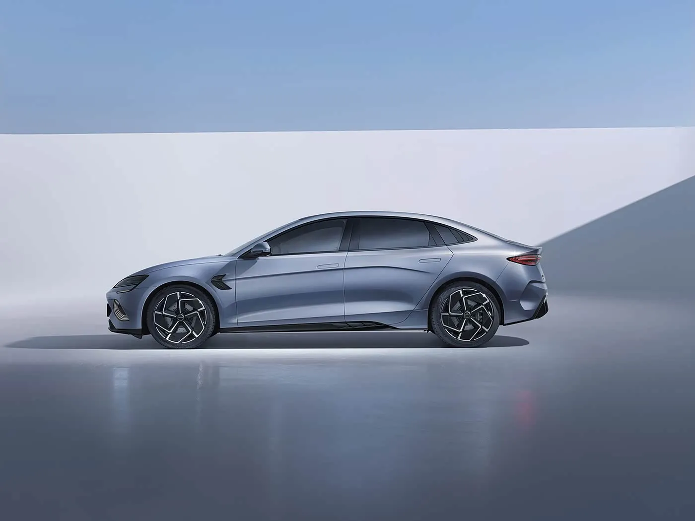 BYD 씰 스마트 에디션 전기 세단 600 AWD 하이브리드 첨단 주행 기술 프리미엄 장거리 신에너지 차량